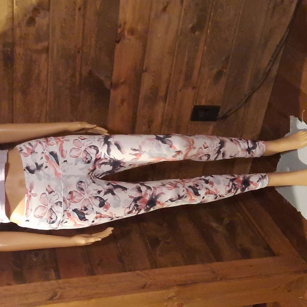 Balance collection leggings